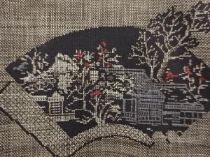 アンティーク　地紙に家屋模様織り出し本場泥大島紬着物